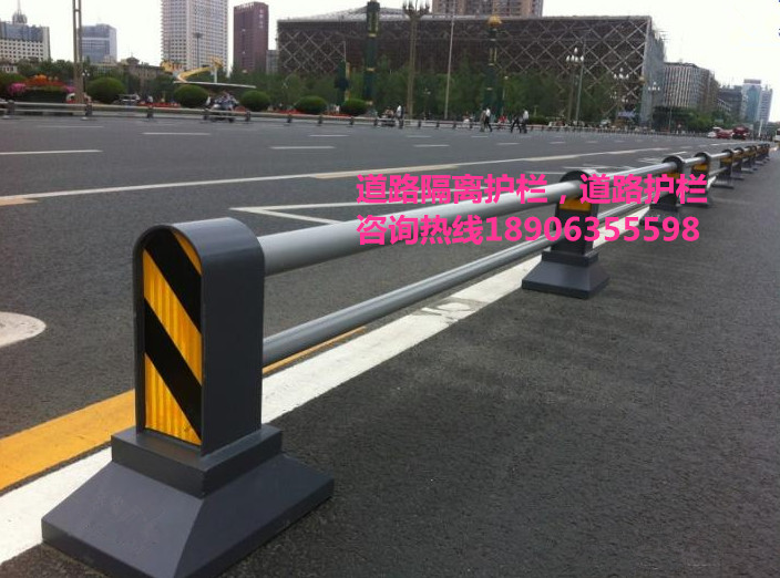 道路護欄，道路隔離柱，隔離墩